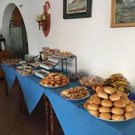 Blason Junior فندق *