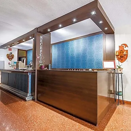 Blason Junior Hotel *